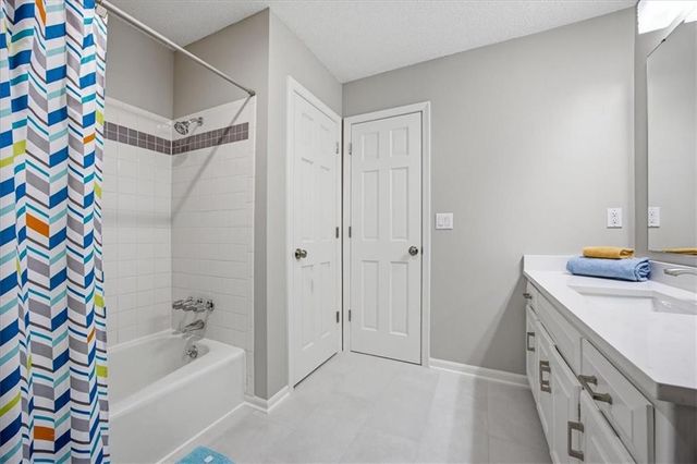 15275 Long Street, Overland Park, KS 66221