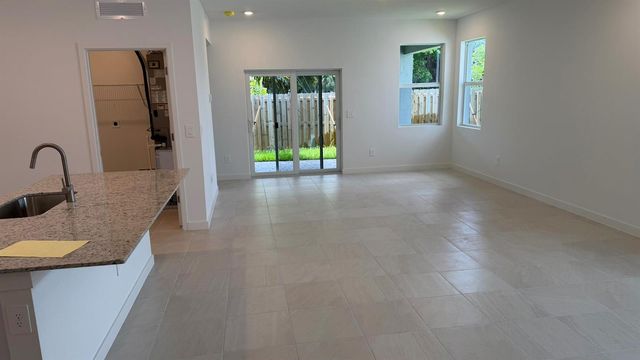 1872 NW 6th Court, Pompano Beach, FL 33069