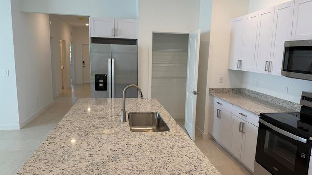1872 NW 6th Court, Pompano Beach, FL 33069