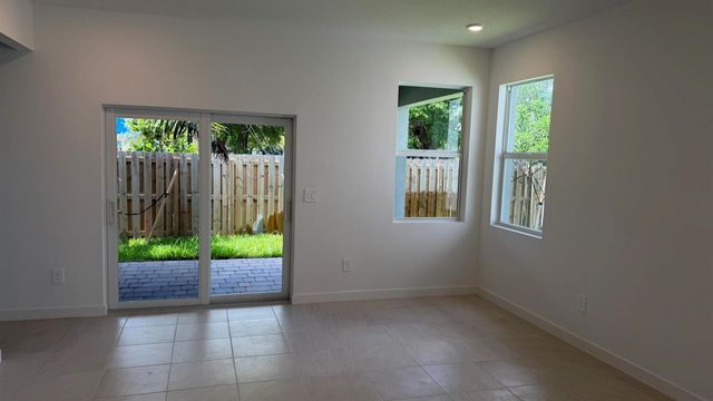 1872 NW 6th Court, Pompano Beach, FL 33069
