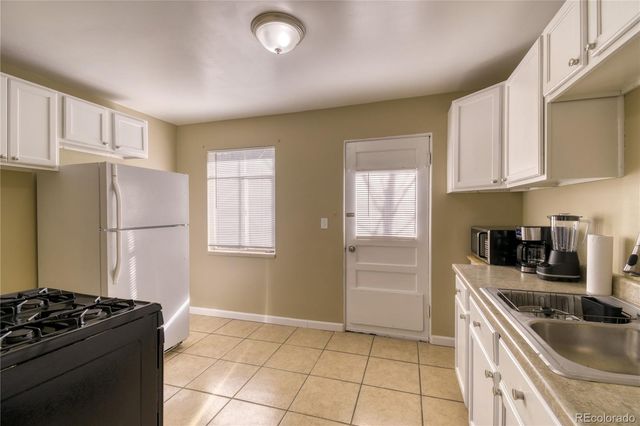 1418 Ironton Street, Aurora, CO 80010