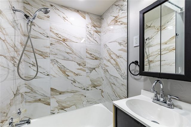 333 Raines Park, Rochester, NY 14613