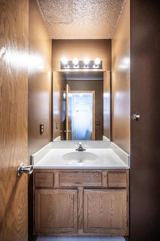 13826 Granada Way, Apple Valley, MN 55124