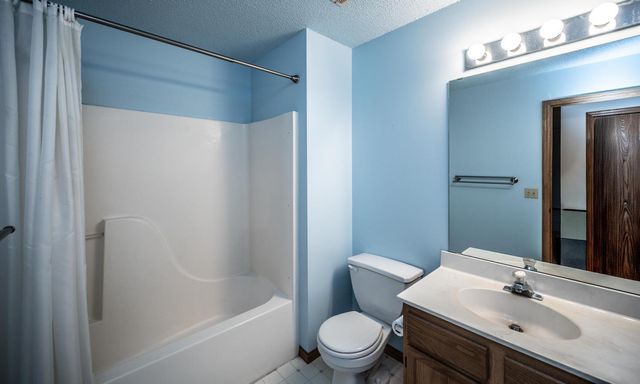 13826 Granada Way, Apple Valley, MN 55124