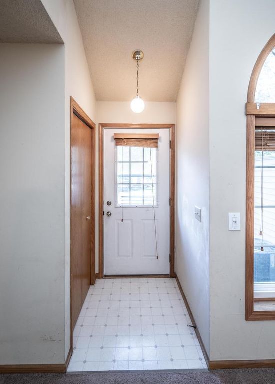 13826 Granada Way, Apple Valley, MN 55124 — photo 4