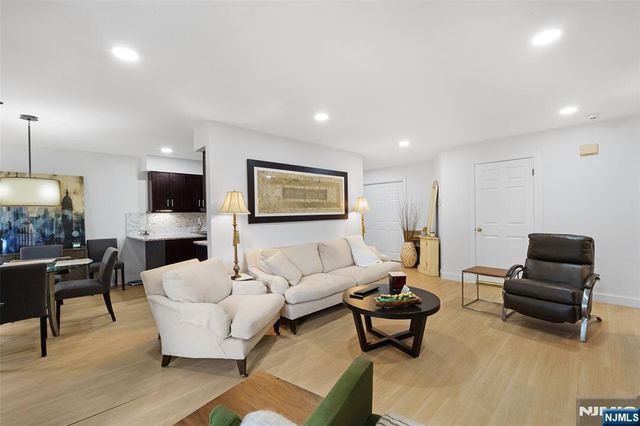 5 Tulip Crescent 1C, Little Falls, NJ 07424