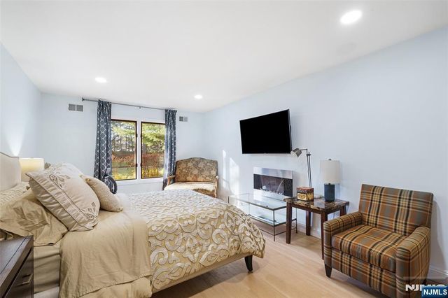 5 Tulip Crescent 1C, Little Falls, NJ 07424