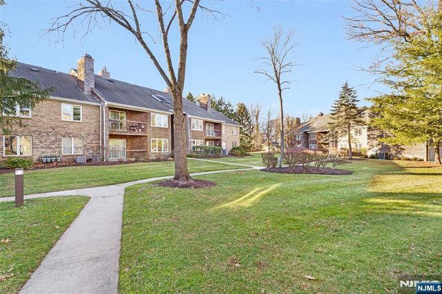 5 Tulip Crescent 1C, Little Falls, NJ 07424