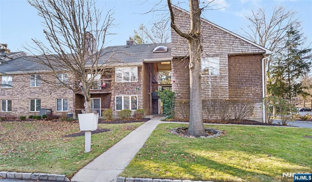 5 Tulip Crescent 1C, Little Falls, NJ 07424