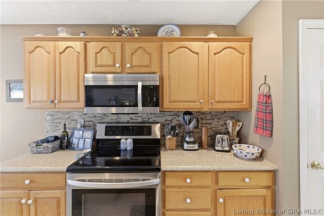 3302 Cobblers Court, New Albany, IN 47150