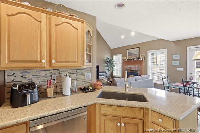 3302 Cobblers Court, New Albany, IN 47150