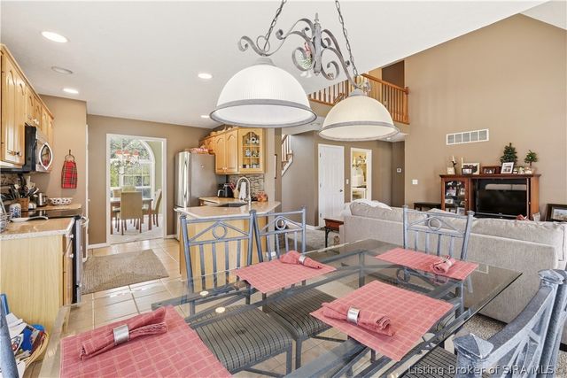 3302 Cobblers Court, New Albany, IN 47150