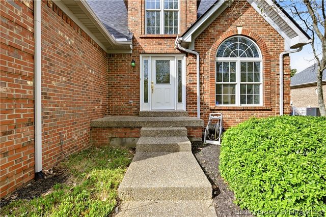 3302 Cobblers Court, New Albany, IN 47150