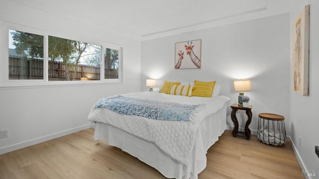 459 Meadowview Dr, Vacaville, CA 95688