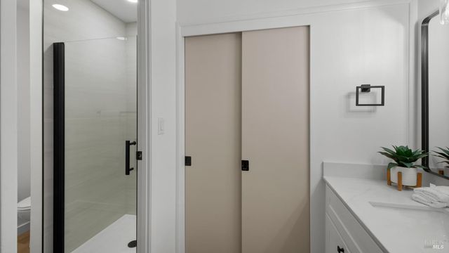 459 Meadowview Dr, Vacaville, CA 95688