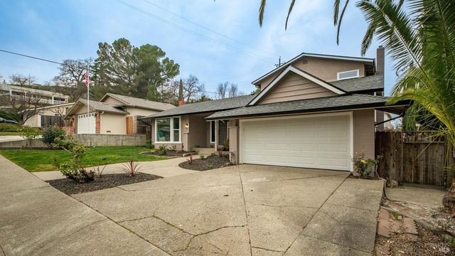 459 Meadowview Dr, Vacaville, CA 95688