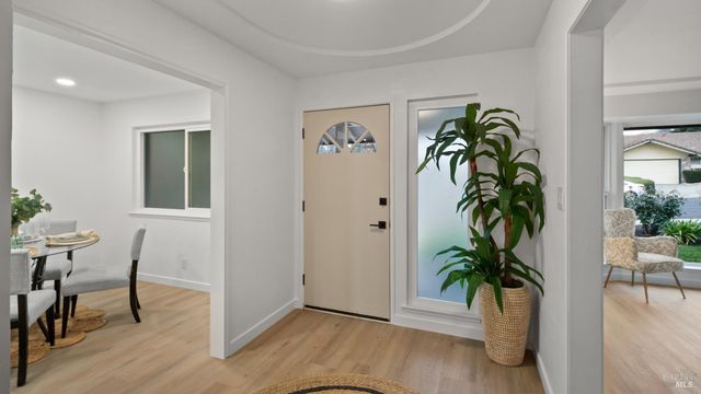 459 Meadowview Dr, Vacaville, CA 95688