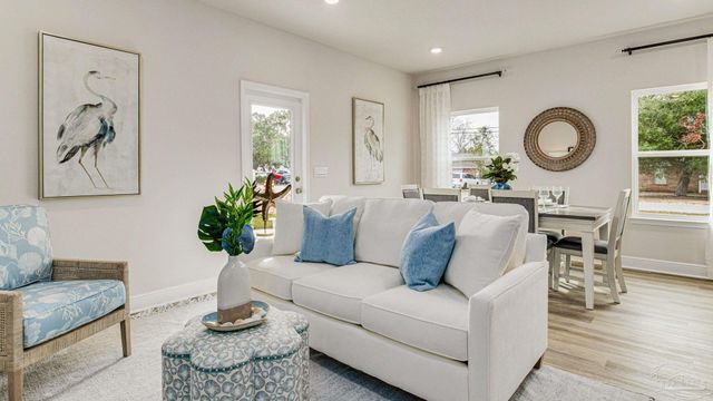 2629 Cliff Hollow Cir, Gulf Breeze, FL 32563