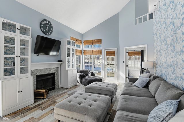 7504 Harbour Isle, Indianapolis, IN 46240