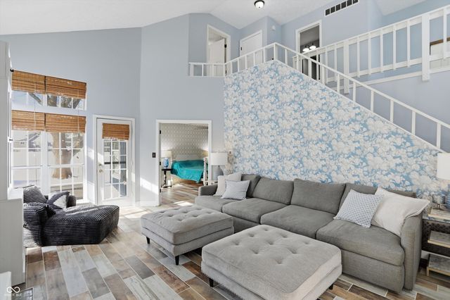 7504 Harbour Isle, Indianapolis, IN 46240