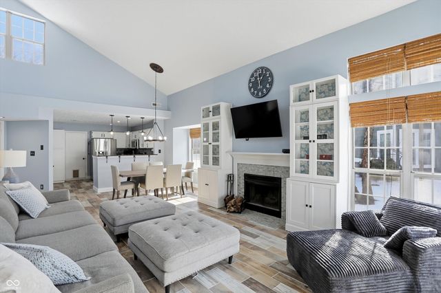 7504 Harbour Isle, Indianapolis, IN 46240