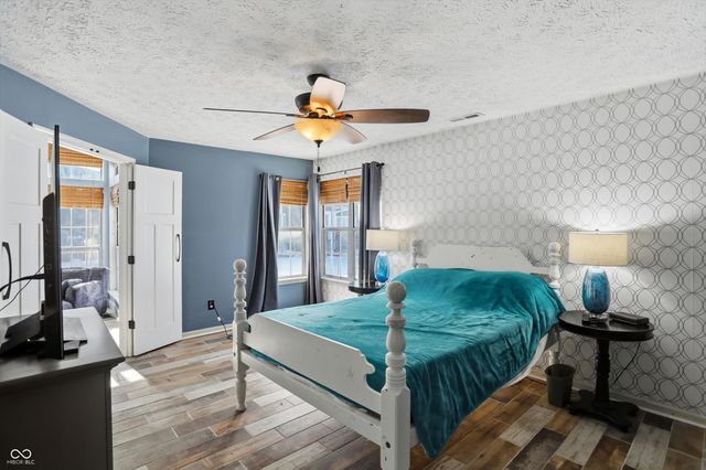 7504 Harbour Isle, Indianapolis, IN 46240