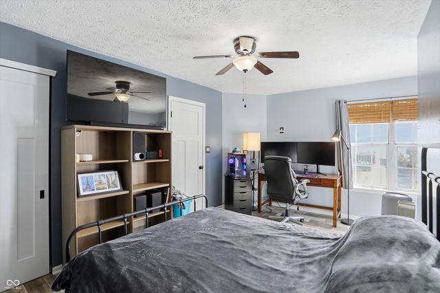 7504 Harbour Isle, Indianapolis, IN 46240