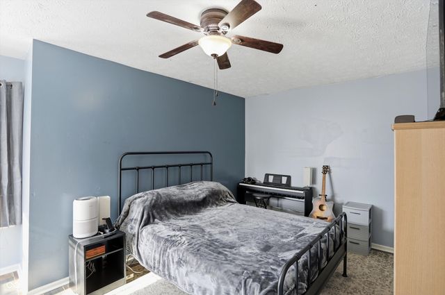 7504 Harbour Isle, Indianapolis, IN 46240