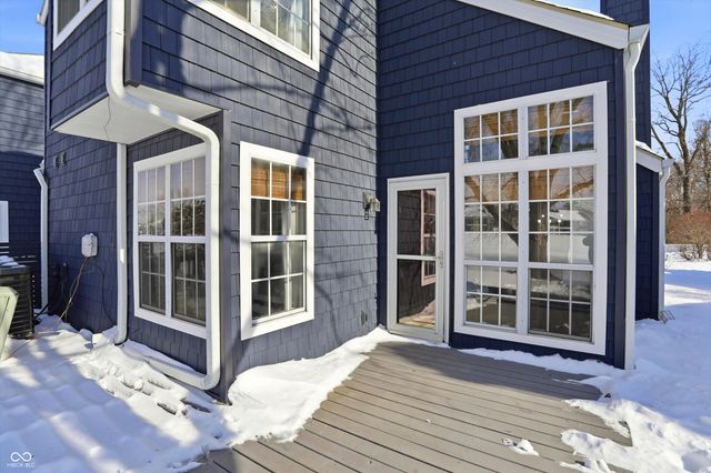 7504 Harbour Isle, Indianapolis, IN 46240