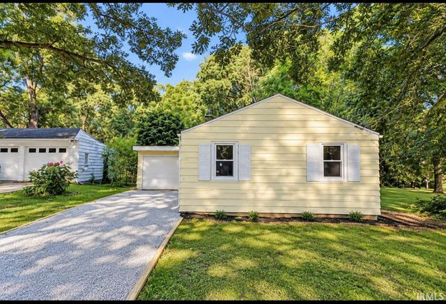 55405 Glenn Road, South Bend, IN 46628