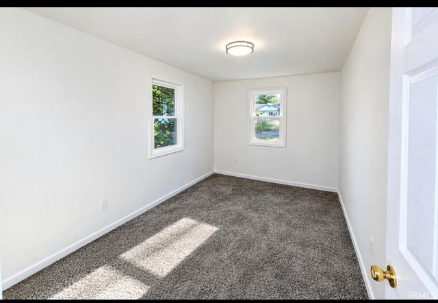 55405 Glenn Road, South Bend, IN 46628