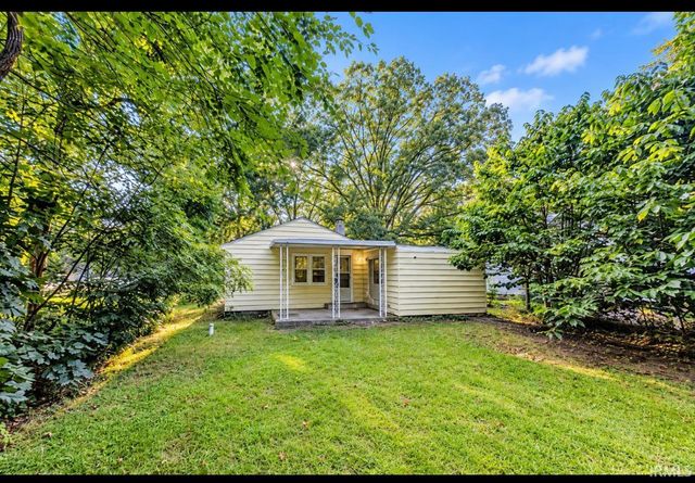 55405 Glenn Road, South Bend, IN 46628
