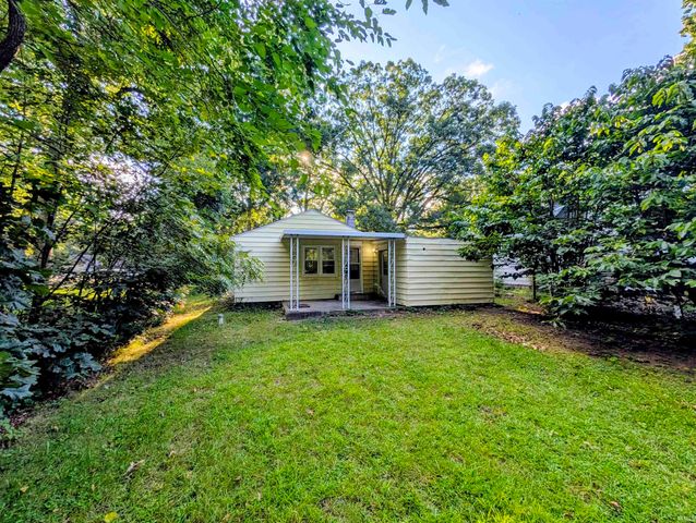 55405 Glenn Road, South Bend, IN 46628