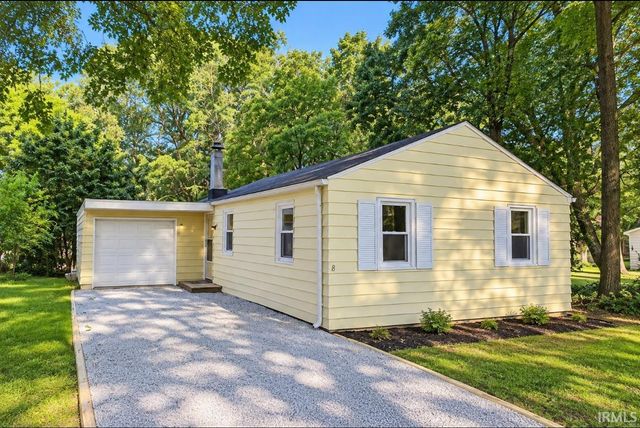 55405 Glenn Road, South Bend, IN 46628