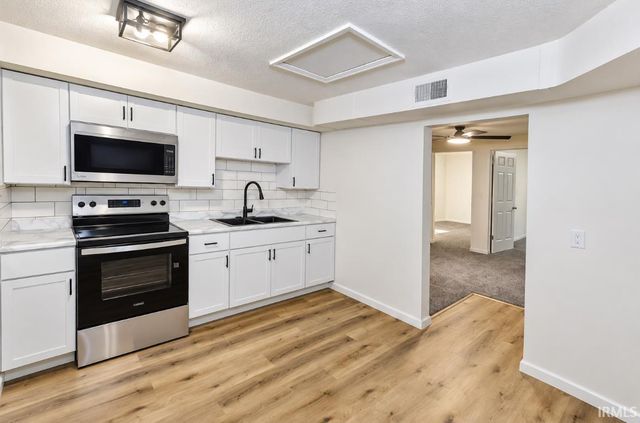 55405 Glenn Road, South Bend, IN 46628