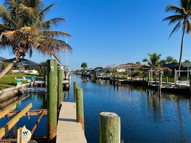 5213 SW 2nd PL, Cape Coral, FL 33914
