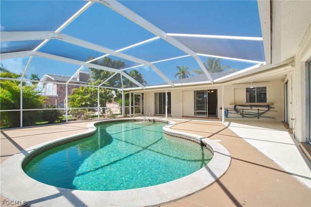 5213 SW 2nd PL, Cape Coral, FL 33914