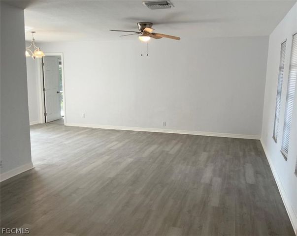 5213 SW 2nd PL, Cape Coral, FL 33914