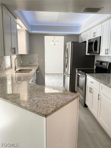 5213 SW 2nd PL, Cape Coral, FL 33914