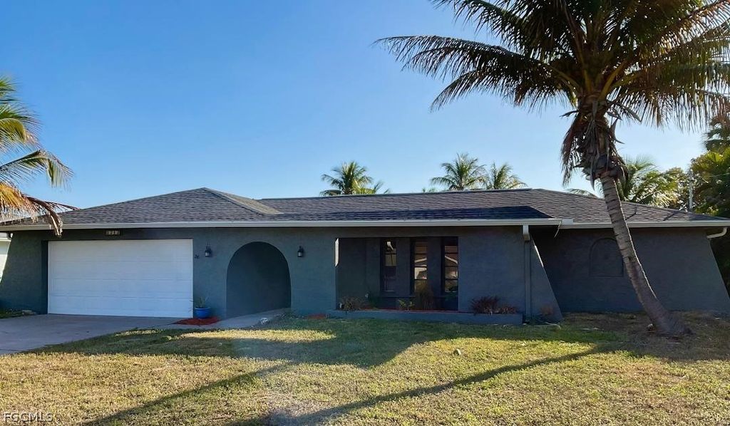 5213 SW 2nd PL, Cape Coral, FL 33914