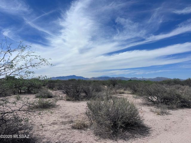 190 W Four Feathers, Benson, AZ 85602