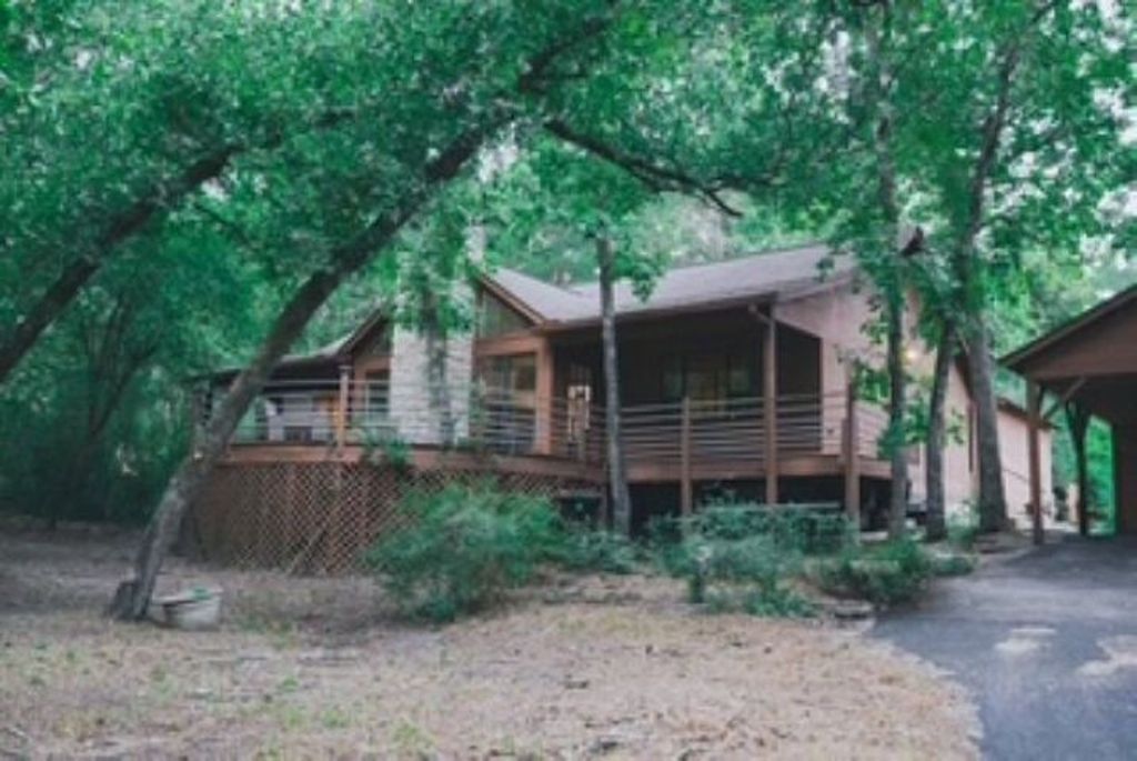 240 W Holly Trail, Holly Lake Ranch, TX 75765
