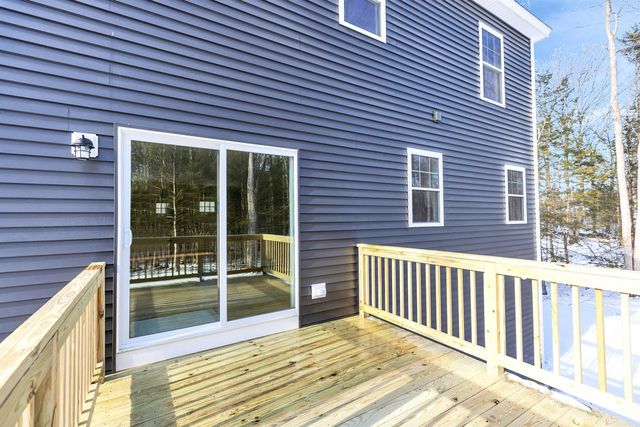 37 Reed Road, Sandown, NH 03873
