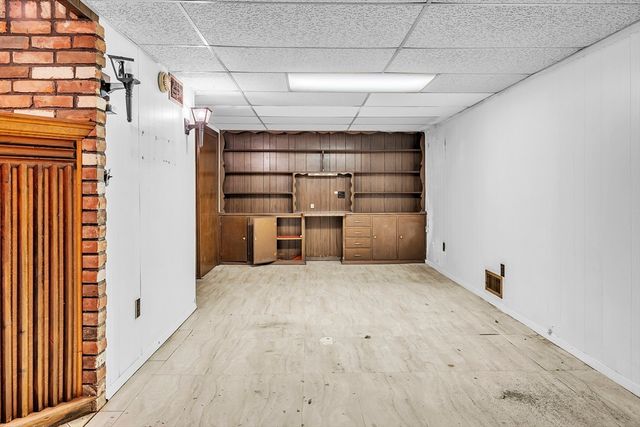 82 Louis Rd, Springfield, MA 01118