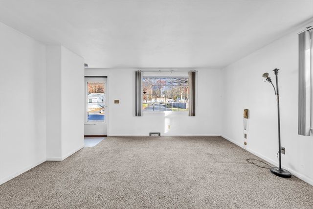 82 Louis Rd, Springfield, MA 01118