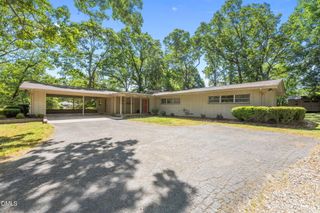 2220 Lakeview Terrace, Burlington, NC 27215