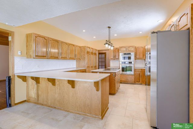 9404 Valaretta Drive, Gretna, NE 68028