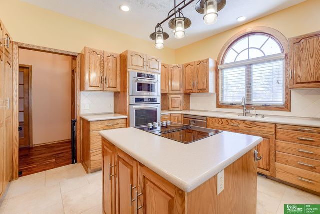 9404 Valaretta Drive, Gretna, NE 68028