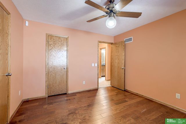 9404 Valaretta Drive, Gretna, NE 68028