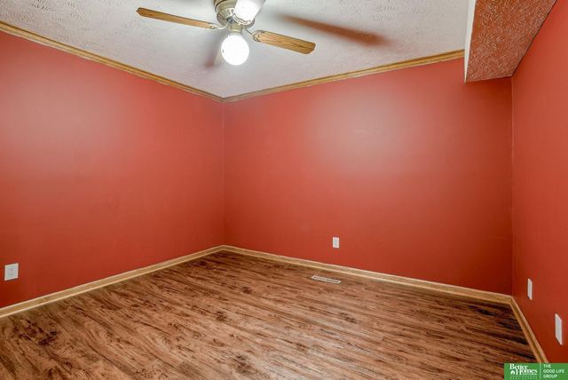 9404 Valaretta Drive, Gretna, NE 68028